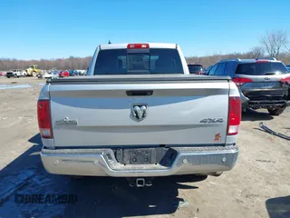 2018 Ram 1500 Big Horn z VIN 1C6RR7GG6JS310482, wystawiony jako IAAI lot #41779744 z przebiegiem 74 548 mil mil oraz . Historia ofert i sprzedaży dostępna na DreamBid. Obrazek 17.