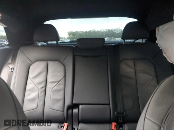 2023 Audi Q3 S line Premium z VIN WA1DECF35P1094199, wystawiony jako Copart lot #52099525 z przebiegiem 50 304 mil mil oraz Szkody całkowita. Historia ofert i sprzedaży dostępna na DreamBid. Obrazek 10.