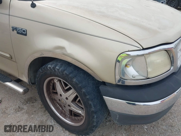 2000 Ford F-150 XL with VIN 1FTZX1725YKB41680, listed as a IAAI auction lot 41736655 with 1 mi miles. Bid and sale history available at carsss.com. Image 12.