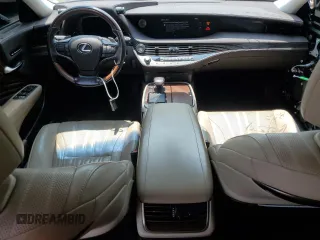2019 Lexus LS 500 with VIN JTHC51FF0K5006854, listed as a Copart auction lot 59054025 with 59,267 mi miles and Salvage title. Bid and sale history available at DreamBid. Image 8.