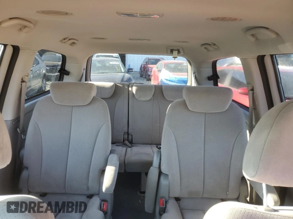 2008 Hyundai Entourage GLS z VIN KNDMC233486049592, wystawiony jako Copart lot #47755765 z przebiegiem 201 802 mil mil oraz Szkoda całkowita • Salvage title. Historia ofert i sprzedaży dostępna na DreamBid. Obrazek 10.