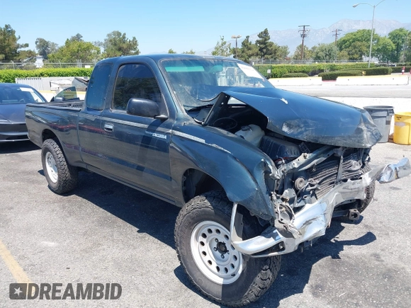 1995 Toyota Tacoma with VIN 4TAUN53B5SZ082797, listed as a IAAI auction lot 42660124 with 181,066 mi miles and . Bid and sale history available at DreamBid. Image 1.