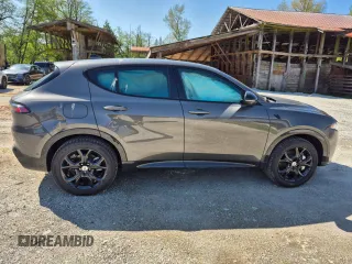 2024 Dodge Hornet R/T Plus z VIN ZACPDFDW7R3A12570, wystawiony jako Copart lot #52097675 z przebiegiem Nie podano mil oraz Szkoda całkowita • Salvage title. Historia ofert i sprzedaży dostępna na DreamBid. Obrazek 11.
