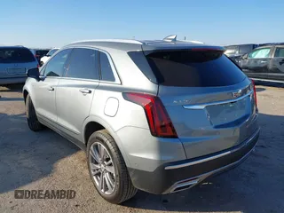 2025 Cadillac XT5 FWD Premium Luxury with VIN 1GYKNCRS7SZ104526, listed as a IAAI auction lot 41468623 with 3,896 mi miles. Bid and sale history available at carsss.com. Image 3.