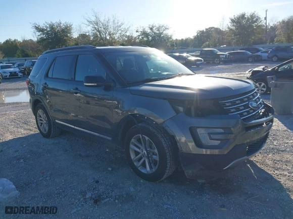2017 Ford Explorer XLT with VIN 1FM5K7D85HGD15836, listed as a IAAI auction lot 41725730 with 122,073 mi miles. Bid and sale history available at carsss.com. Image 1.