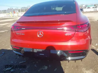 2023 Mercedes-Benz EQE AMG z VIN W1KEG5DBXPF015077, wystawiony jako IAAI lot #41342138 z przebiegiem 7 416 mil mil oraz . Historia ofert i sprzedaży dostępna na DreamBid. Obrazek 16.