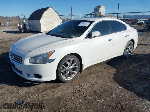 2010 Nissan Maxima SV z VIN 1N4AA5AP8AC872250, wystawiony jako IAAI lot #41572727 z przebiegiem 234 150 mil mil oraz . Historia ofert i sprzedaży dostępna na DreamBid. Obrazek 2.