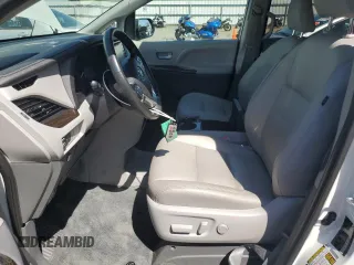 2020 Toyota Sienna XLE Auto Access Seat with VIN 5TDYZ3DC5LS077219, listed as a Copart auction lot 58377395 with 104,517 mi miles and Salvage title. Bid and sale history available at DreamBid. Image 7.
