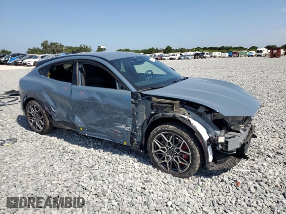 2024 Ford Mustang Mach-E GT z VIN 3FMTK4SX2RMA46928, wystawiony jako Copart lot #54383505 z przebiegiem 1 598 mil mil oraz Szkoda całkowita • Salvage title. Historia ofert i sprzedaży dostępna na DreamBid. Obrazek 4.
