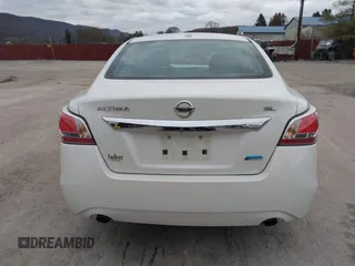 2014 Nissan Altima 2.5 S with VIN 1N4AL3AP0EN334215, listed as a IAAI auction lot 41848883 with 175,890 mi miles. Bid and sale history available at carsss.com. Image 17.