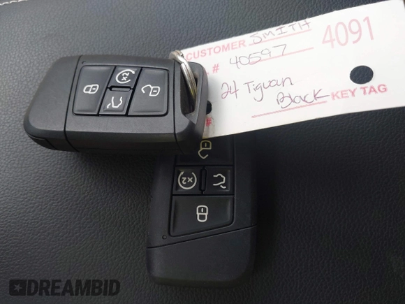 2024 Volkswagen Tiguan SE with VIN 3VVMB7AX7RM042855, listed as a IAAI auction lot 42223748 with 14,077 mi miles and . Bid and sale history available at DreamBid. Image 11.