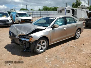 2015 Volkswagen Passat SE z VIN 1VWBV7A3XFC056494, wystawiony jako Copart lot #54790155 z przebiegiem 175 433 mil mil oraz Nie do naprawy • Non repairable. Historia ofert i sprzedaży dostępna na DreamBid. Obrazek 1.