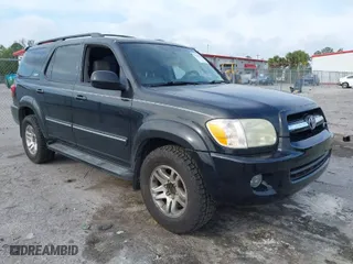 2006 Toyota Sequoia SR5 with VIN 5TDZT34A16S279192, listed as a IAAI auction lot 41758196 with 119,121 mi miles. Bid and sale history available at carsss.com. Image 1.