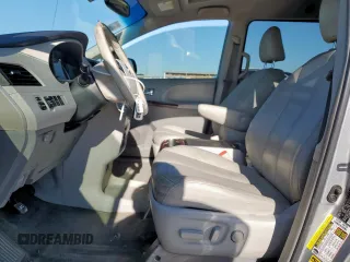 2013 Toyota Sienna XLE AAS с VIN 5TDYK3DC2DS327442, выставлен на аукционе Copart как лот 56754465 с пробегом 203 691 миль миль и Чистый • Clean title. История ставок и продаж доступна на DreamBid. Изображение 7.