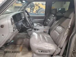 1999 GMC Suburban z VIN 3GKFK16R4XG540882, wystawiony jako Copart lot #80780884 z przebiegiem 209 819 mil mil oraz Czysty tytuł • Clean title. Historia ofert i sprzedaży dostępna na DreamBid. Obrazek 7.