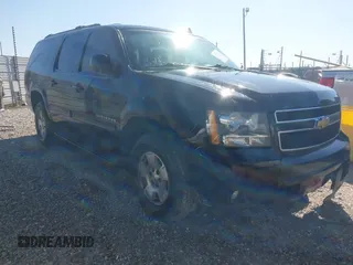 2014 Chevrolet Suburban LT with VIN 1GNSCJE00ER198703, listed as a IAAI auction lot 41952805 with 228,579 mi miles. Bid and sale history available at carsss.com. Image 1.
