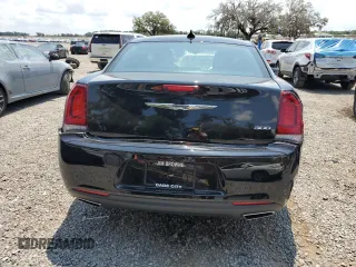 2018 Chrysler 300 Touring z VIN 2C3CCAAG9JH341047, wystawiony jako Copart lot #55899205 z przebiegiem 24 658 mil mil oraz Szkoda całkowita • Salvage title. Historia ofert i sprzedaży dostępna na DreamBid. Obrazek 6.