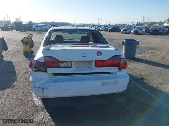 1999 Honda Accord Sdn EX with VIN 1HGCG1659XA049897, listed as a IAAI auction lot 41674942 with 194878 miles. Bid and sale history available at carsss.com. Image 6.