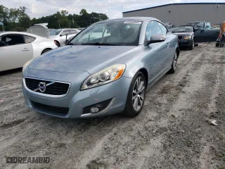 2013 Volvo C70 T5 with VIN YV1672MC1DJ136847, listed as a Copart auction lot 67144754 with 169,915 mi miles and Salvage Title. Bid and sale history available at carsss.com. Image 1.