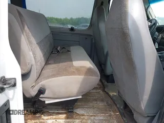 2006 Ford Econoline Passenger XL z VIN 1FBSS31L76DA90525, wystawiony jako IAAI lot #42449803 z przebiegiem Nie podano mil oraz . Historia ofert i sprzedaży dostępna na DreamBid. Obrazek 8.