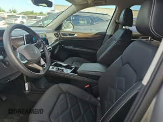 2024 Volkswagen Atlas SE z VIN 1V2HR2CA4RC558128, wystawiony jako IAAI lot #42852874 z przebiegiem 23 623 mil mil oraz . Historia ofert i sprzedaży dostępna na DreamBid. Obrazek 16.