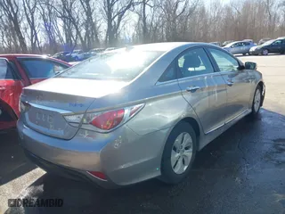 2013 Hyundai Sonata Hybrid Limited with VIN KMHEC4A47DA073769, listed as a IAAI auction lot 41758140 with 154,615 mi miles. Bid and sale history available at carsss.com. Image 4.
