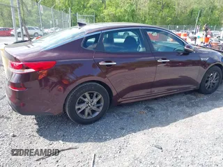 2019 Kia Optima LX z VIN 5XXGT4L38KG320364, wystawiony jako IAAI lot #42150783 z przebiegiem 103 089 mil mil oraz . Historia ofert i sprzedaży dostępna na DreamBid. Obrazek 4.