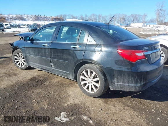 2013 Chrysler 200 Limited with VIN 1C3CCBCB9DN568029, listed as a IAAI auction lot 41412648 with 86,931 mi miles. Bid and sale history available at carsss.com. Image 3.