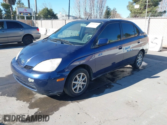 2002 Toyota Prius with VIN JT2BK18U020050215, listed as a IAAI auction lot 41443766 with 293,880 mi miles. Bid and sale history available at carsss.com. Image 2.