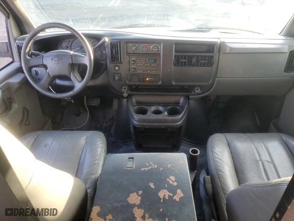 2007 Chevrolet Express Cargo Van with VIN 1GCFG15X071227758, listed as a Copart auction lot 42600545 with 161,145 mi miles and Salvage Title. Bid and sale history available at carsss.com. Image 8.