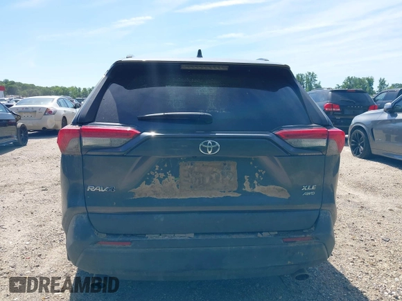 2021 Toyota RAV4 XLE with VIN 2T3P1RFV1MC214257, listed as a IAAI auction lot 42297014 with Not provided miles and . Bid and sale history available at DreamBid. Image 16.