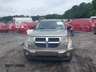 2007 Dodge Nitro SLT z VIN 1D8GT58K07W735904, wystawiony jako IAAI lot #42216665 z przebiegiem 168 000 mil mil oraz . Historia ofert i sprzedaży dostępna na DreamBid. Obrazek 12.