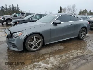 2018 Mercedes-Benz E 400 z VIN WDD1J6GB2JF031847, wystawiony jako Copart lot #46135875 z przebiegiem 54 018 mil mil oraz Szkoda całkowita • Salvage title. Historia ofert i sprzedaży dostępna na DreamBid. Obrazek 1.