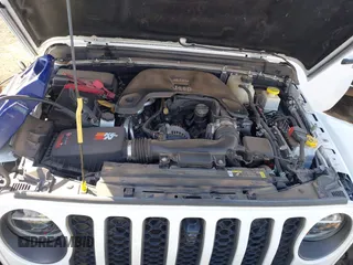 2021 Jeep Gladiator Rubicon with VIN 1C6JJTBG4ML536085, listed as a IAAI auction lot 41898204 with 39,627 mi miles and . Bid and sale history available at DreamBid. Image 10.