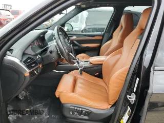 2016 BMW X5 M z VIN 5YMKT6C54G0R79260, wystawiony jako Copart lot #71881962 z przebiegiem 61 979 mil mil oraz . Historia ofert i sprzedaży dostępna na DreamBid. Obrazek 7.