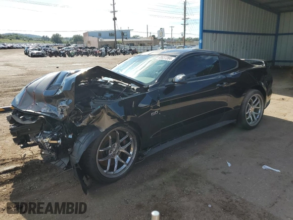 2019 Ford Mustang GT z VIN 1FA6P8CF2K5189704, wystawiony jako Copart lot #68837284 z przebiegiem Nie podano mil oraz Szkody całkowita. Historia ofert i sprzedaży dostępna na DreamBid. Obrazek 1.