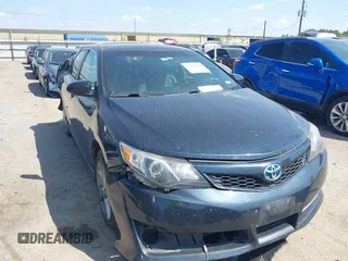 2014 Toyota Camry L with VIN 4T1BF1FK2EU817293, listed as a IAAI auction lot 41882906 with 189,719 mi miles. Bid and sale history available at carsss.com. Image 1.