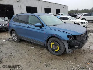 2018 Volkswagen Tiguan S with VIN 3VV1B7AX4JM098016, listed as a Copart auction lot 46230155 with 210,440 mi miles and Salvage Title. Bid and sale history available at carsss.com. Image 4.