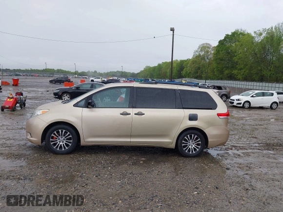 2014 Toyota Sienna XLE with VIN 5TDYK3DC1ES416999, listed as a IAAI auction lot 41972378 with 119,179 mi miles. Bid and sale history available at carsss.com. Image 14.