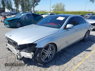 2018 Mercedes-Benz E-Class E 300 with VIN WDDZF4JB5JA455098, listed as a IAAI auction lot 41860177 with 84,612 mi miles. Bid and sale history available at carsss.com. Image 2.