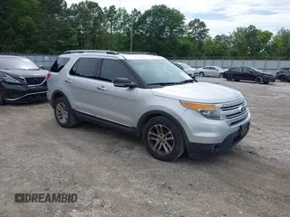 2011 Ford Explorer XLT z VIN 1FMHK7D8XBGA67720, wystawiony jako IAAI lot #42562678 z przebiegiem 206 824 mil mil oraz . Historia ofert i sprzedaży dostępna na DreamBid. Obrazek 1.