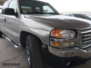 2003 GMC Sierra 1500 SLT with VIN 1GTEC19TX3Z212534, listed as a IAAI auction lot 41591390 with 158,457 mi miles. Bid and sale history available at carsss.com. Image 6.