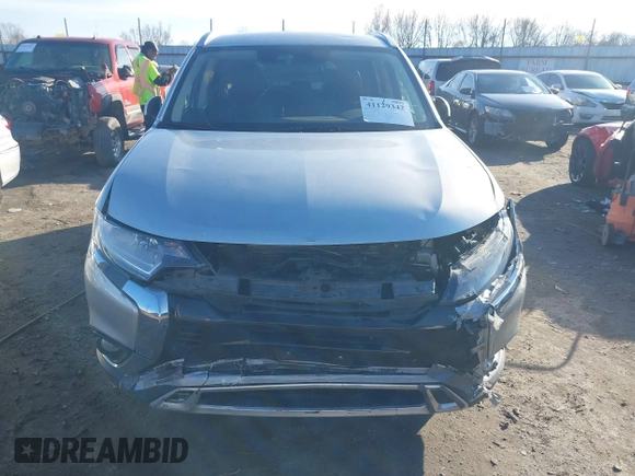 2020 Mitsubishi Outlander ES with VIN JA4AZ3A32LZ018238, listed as a IAAI auction lot 41129342 with 142,946 mi miles and . Bid and sale history available at DreamBid. Image 6.