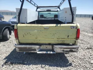 1994 Ford F-250 с VIN 1FTHF25H6RLA25962, выставлен на аукционе Copart как лот 61019495 с пробегом Не указан миль и Списание • Salvage title. История ставок и продаж доступна на DreamBid. Изображение 6.
