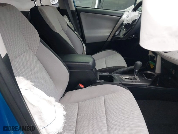 2018 Toyota RAV4 XLE with VIN JTMWFREV0JD128329, listed as a IAAI auction lot 41487410 with 69,237 mi miles. Bid and sale history available at carsss.com. Image 5.