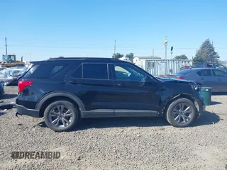 2022 Ford Explorer XLT z VIN 1FMSK8DH1NGA61725, wystawiony jako IAAI lot #41963544 z przebiegiem 12 213 mil mil oraz . Historia ofert i sprzedaży dostępna na DreamBid. Obrazek 14.