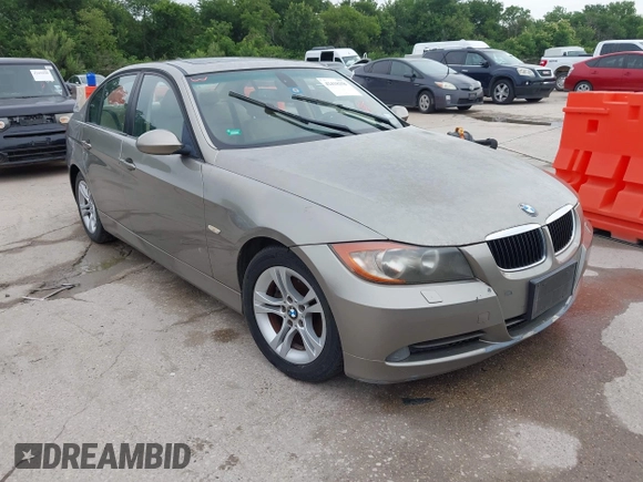 2008 BMW 3 Series 328xi z VIN WBAVC93538K041700, wystawiony jako IAAI lot #42418358 z przebiegiem 129 988 mil mil oraz . Historia ofert i sprzedaży dostępna na DreamBid. Obrazek 1.