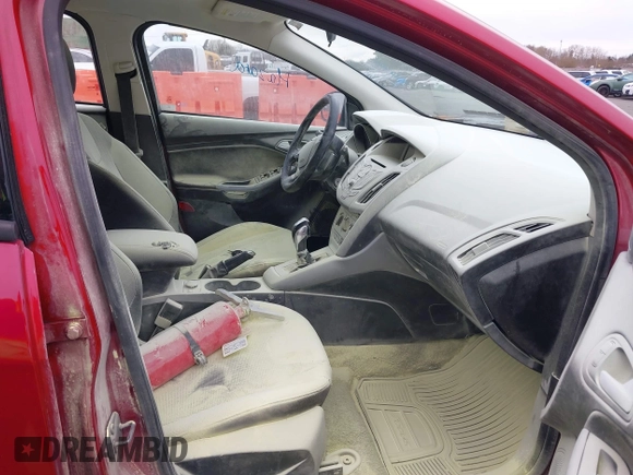 2012 Ford Focus SE with VIN 1FAHP3K27CL285495, listed as a IAAI auction lot 41817661 with 84,823 mi miles and . Bid and sale history available at carsss.com. Image 5.