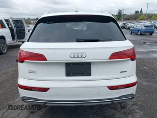 2021 Audi Q5 Prestige with VIN WA1CAAFY8M2099653, listed as a IAAI auction lot 41903022 with 27,611 mi miles. Bid and sale history available at carsss.com. Image 16.