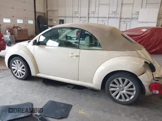 2009 Volkswagen Beetle S with VIN 3VWRG31Y89M408245, listed as a IAAI auction lot 41600593 with 76,156 mi miles and . Bid and sale history available at DreamBid. Image 14.